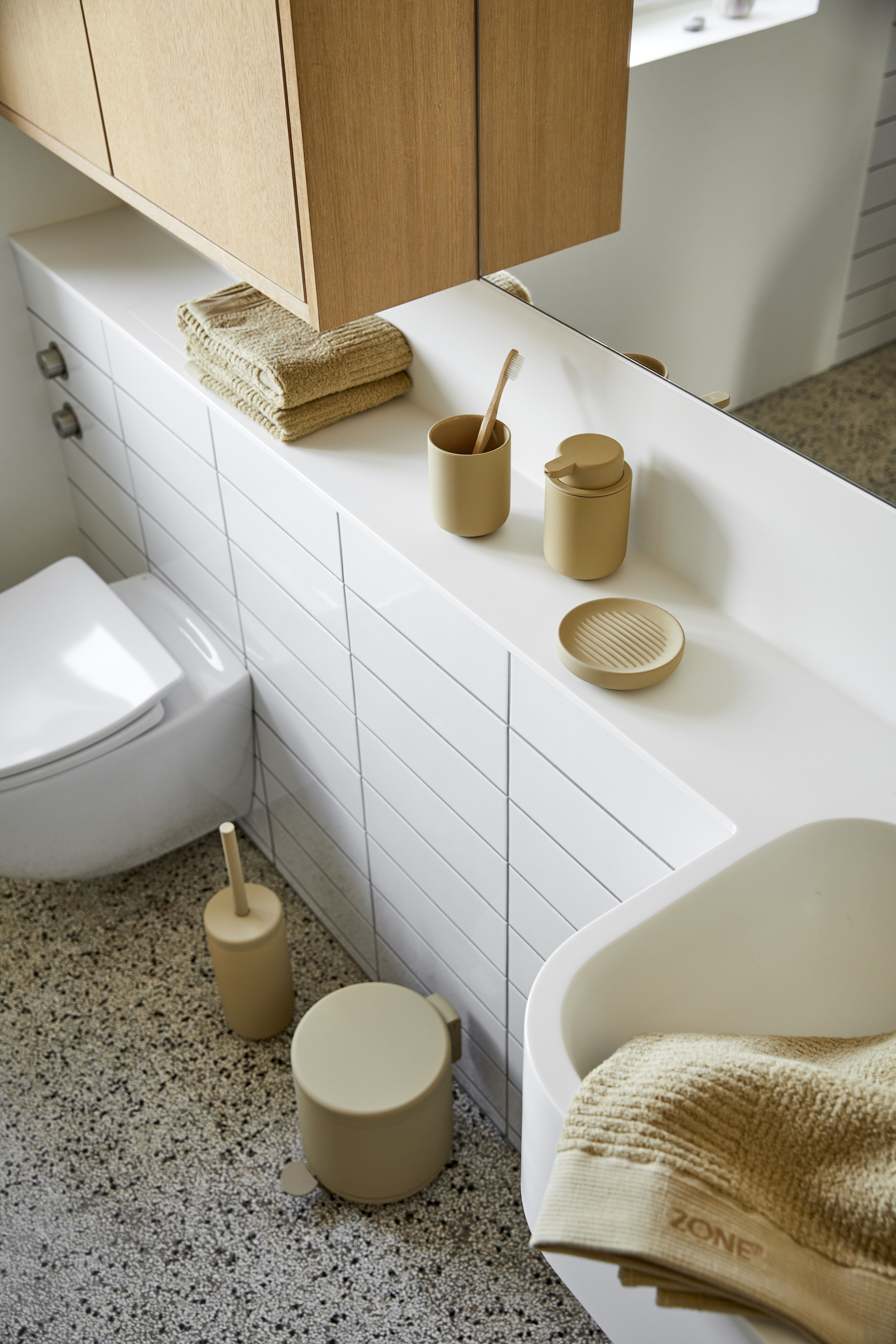 11747 мыльница Zone Denmark Ume - Вид №1