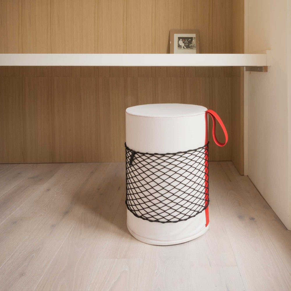 EVRLWBPMRREVER Life Design Дизайнерский табурет с ручкой - Roll Roll Сиденье: чисто-белое, Ручка: красная - Вид №3