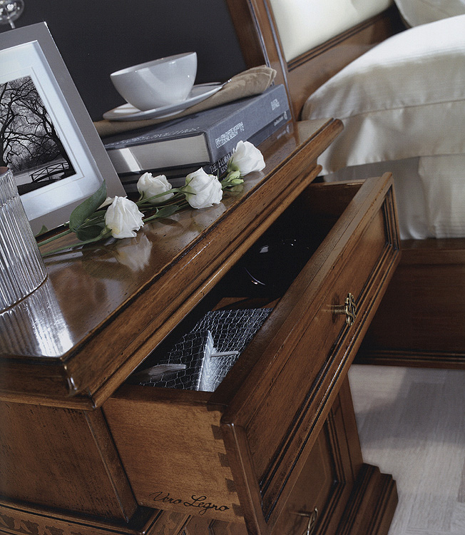 Тумбочка REGINA DEVINA NAIS CO042 Classic - Вид №1