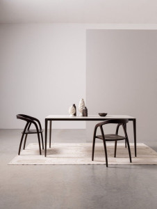 Прямоугольный стол из керамогранита