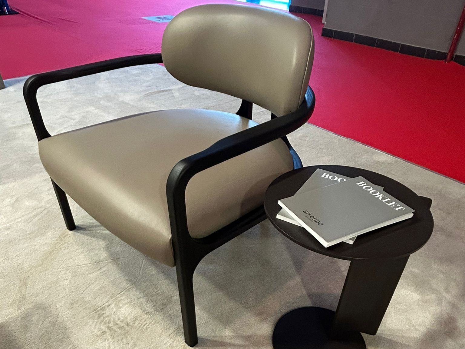 Кожаное кресло с подлокотниками In Stock Arketipo ARCH-00101786