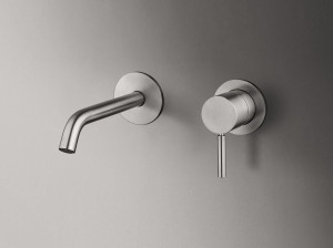 Настенный смеситель для раковины