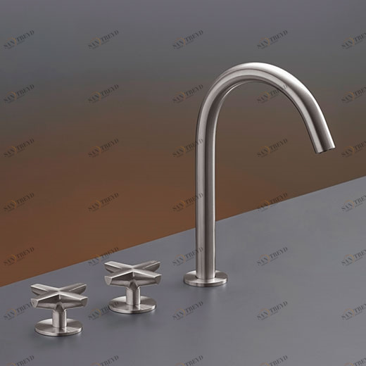 три отверстия смеситель с поворотным носиком Н. 235 мм  CRX04 CEADESIGN 