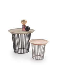 Круглый журнальный столик с металлической основой и керамической столешницей