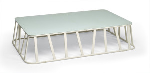 Журнальный столик из алюминия и стекла