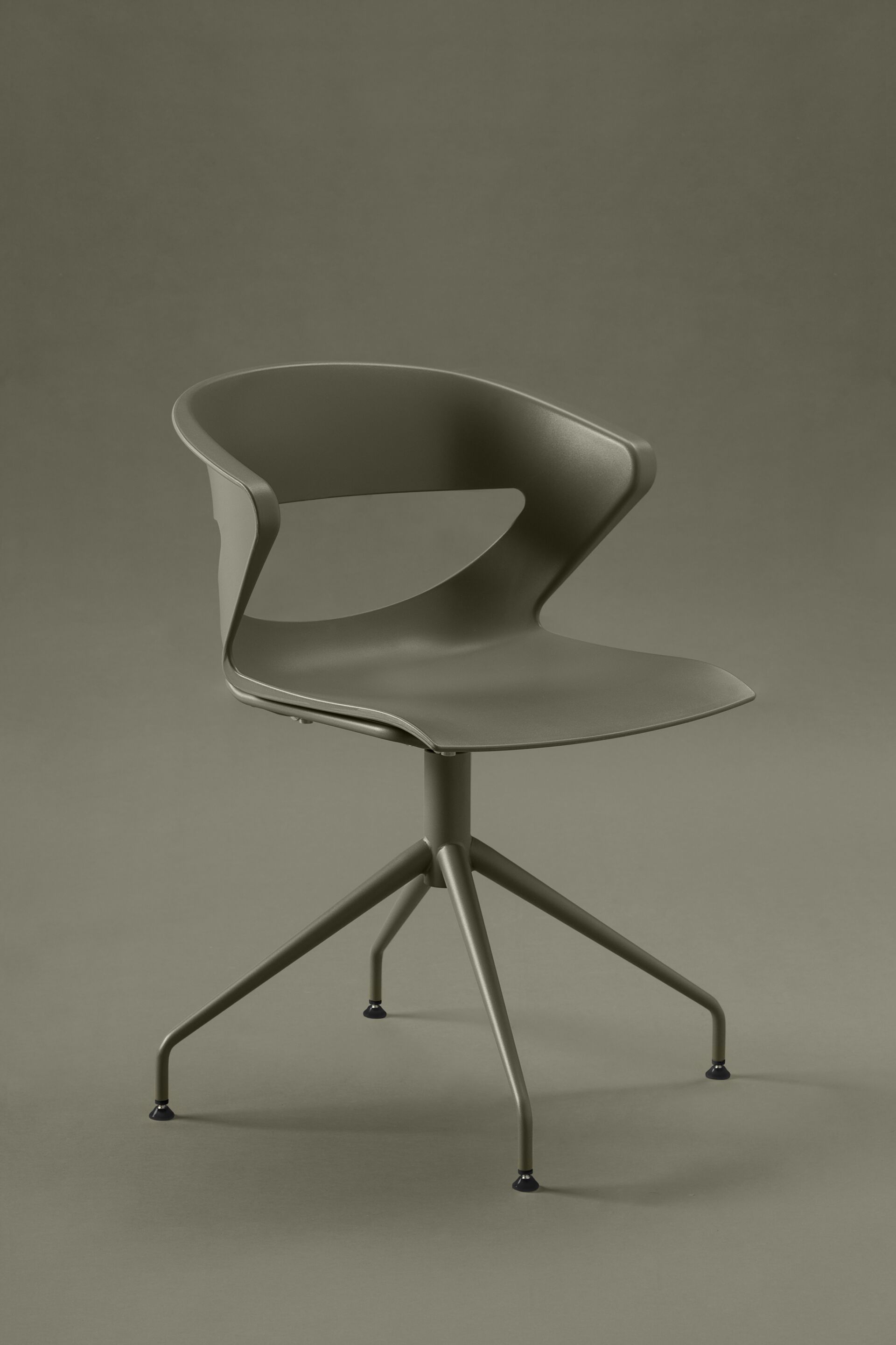 Вращающееся кресло на полипропиленовом насесте Kastel Kicca ARCH-00062908 - Вид №1