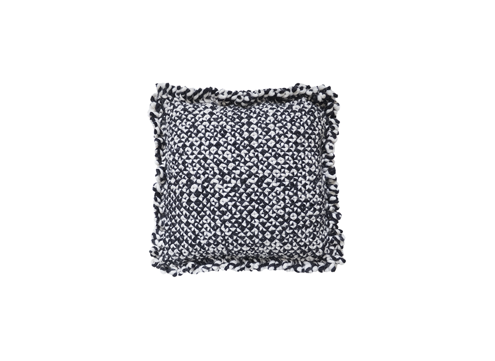 100324 Подушка Black & White GAN Waan