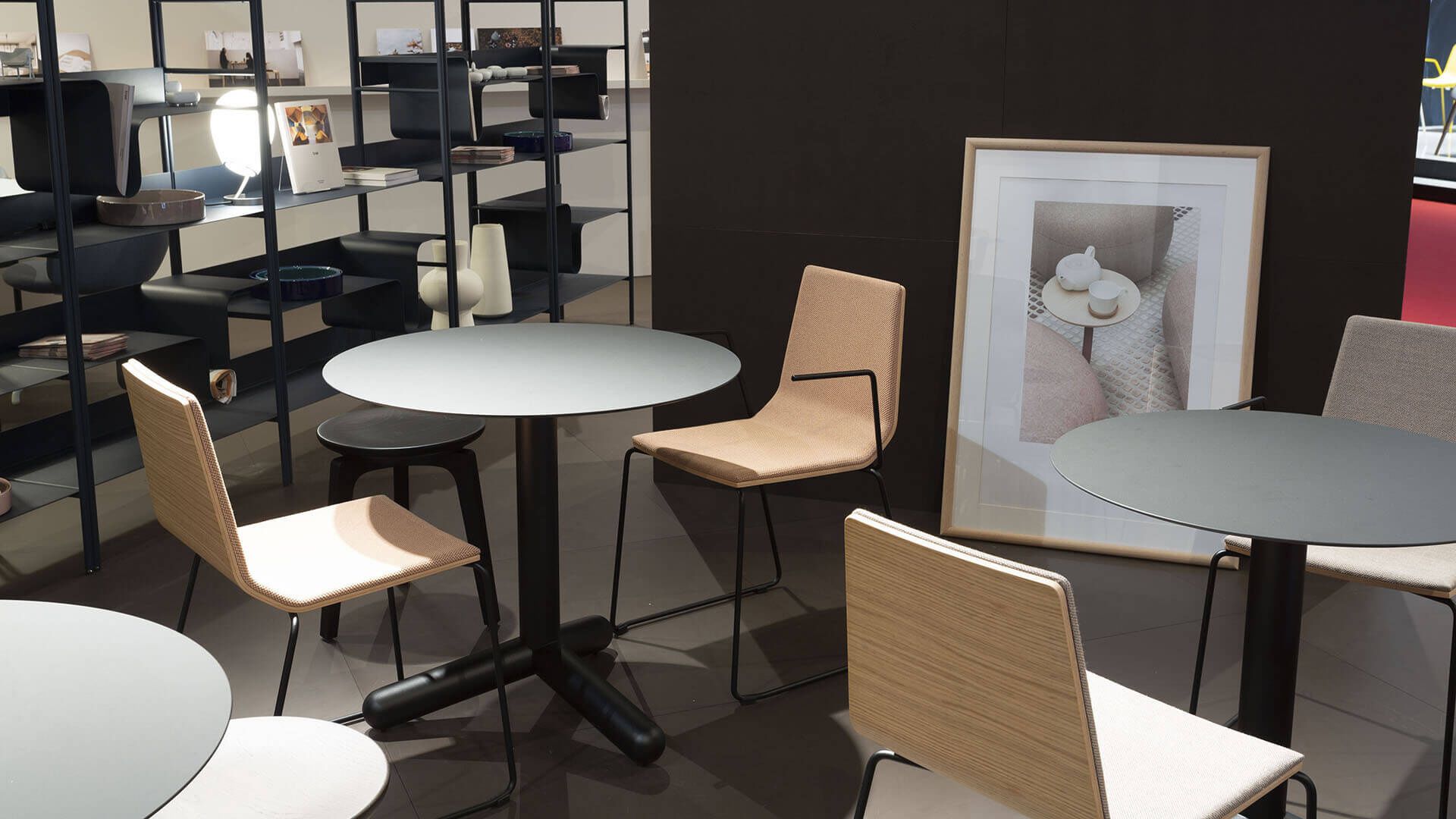 Кресло с подлокотниками со встроенной подушкой True Design ARCH-00046253 - Вид №12