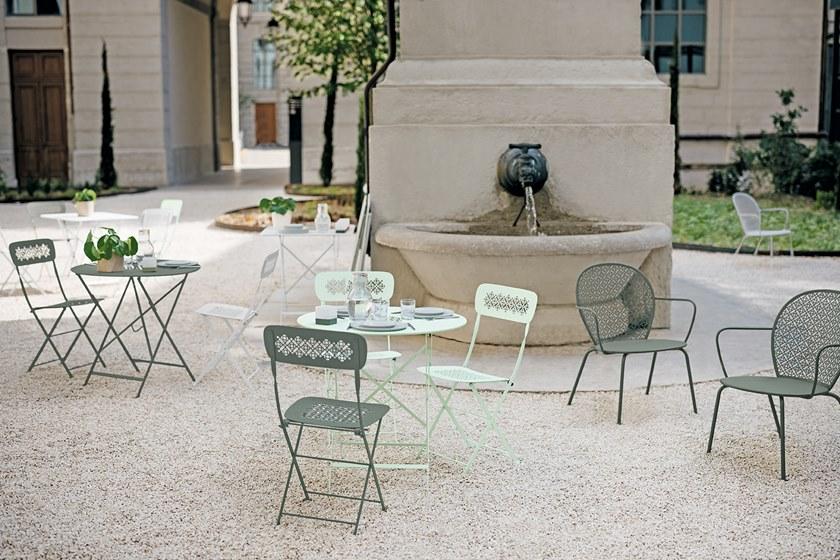 Fermob Стул садовый штабелируемый с подлокотниками Lorette 5712 - Вид №2