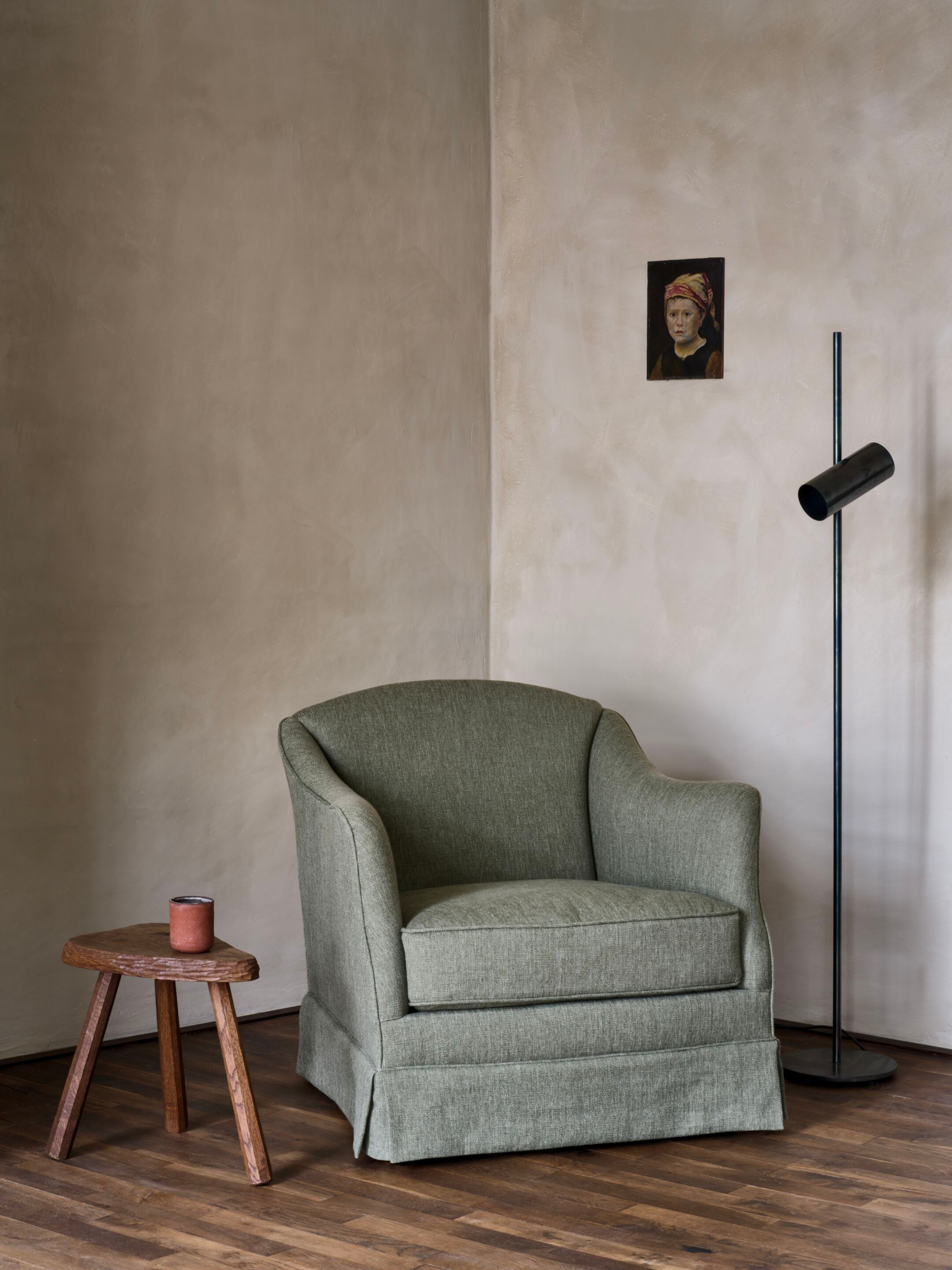 Тканевое кресло с подлокотниками Collett & Victor ARCH-00086488