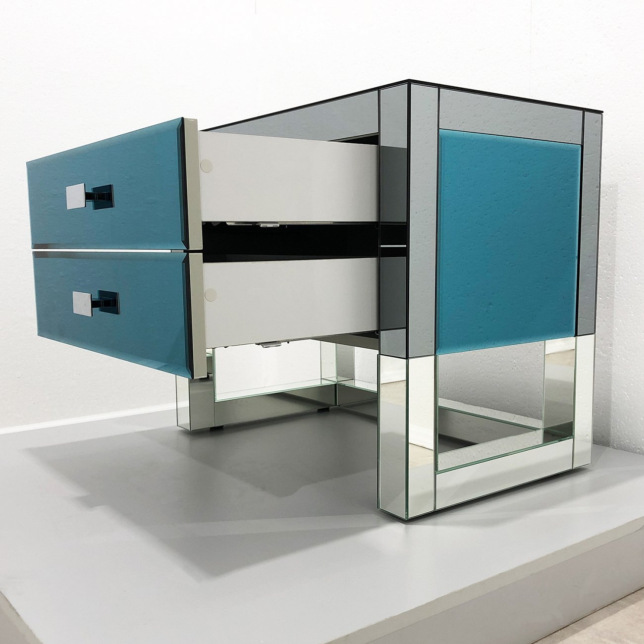 Тумбочка зеркальная синяя "Румми" мини GRAUM  304074 Зеркальный;синий  - Вид №3