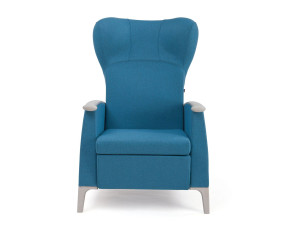 Кресло с высокой спинкой