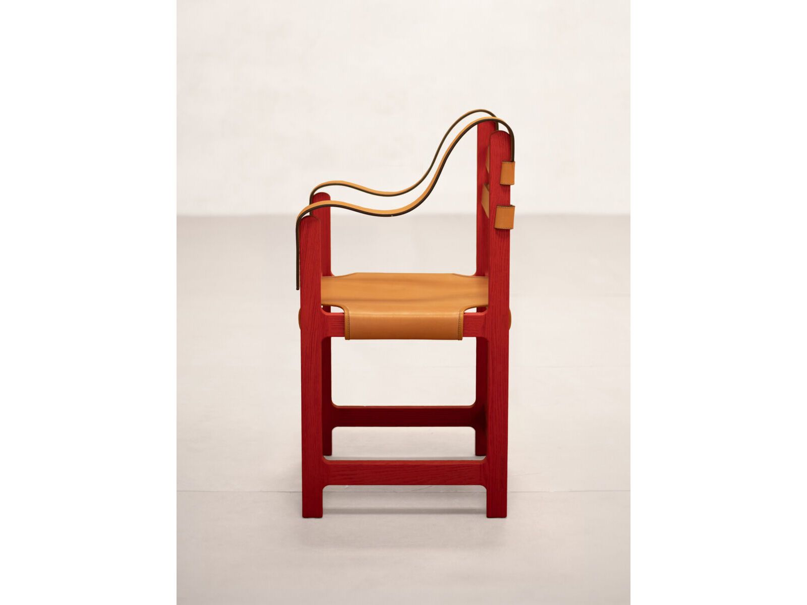 Деревянный и кожаный стул с подлокотниками Phantom Hands Джеффри Бава ARCH-00009392 - Вид №2