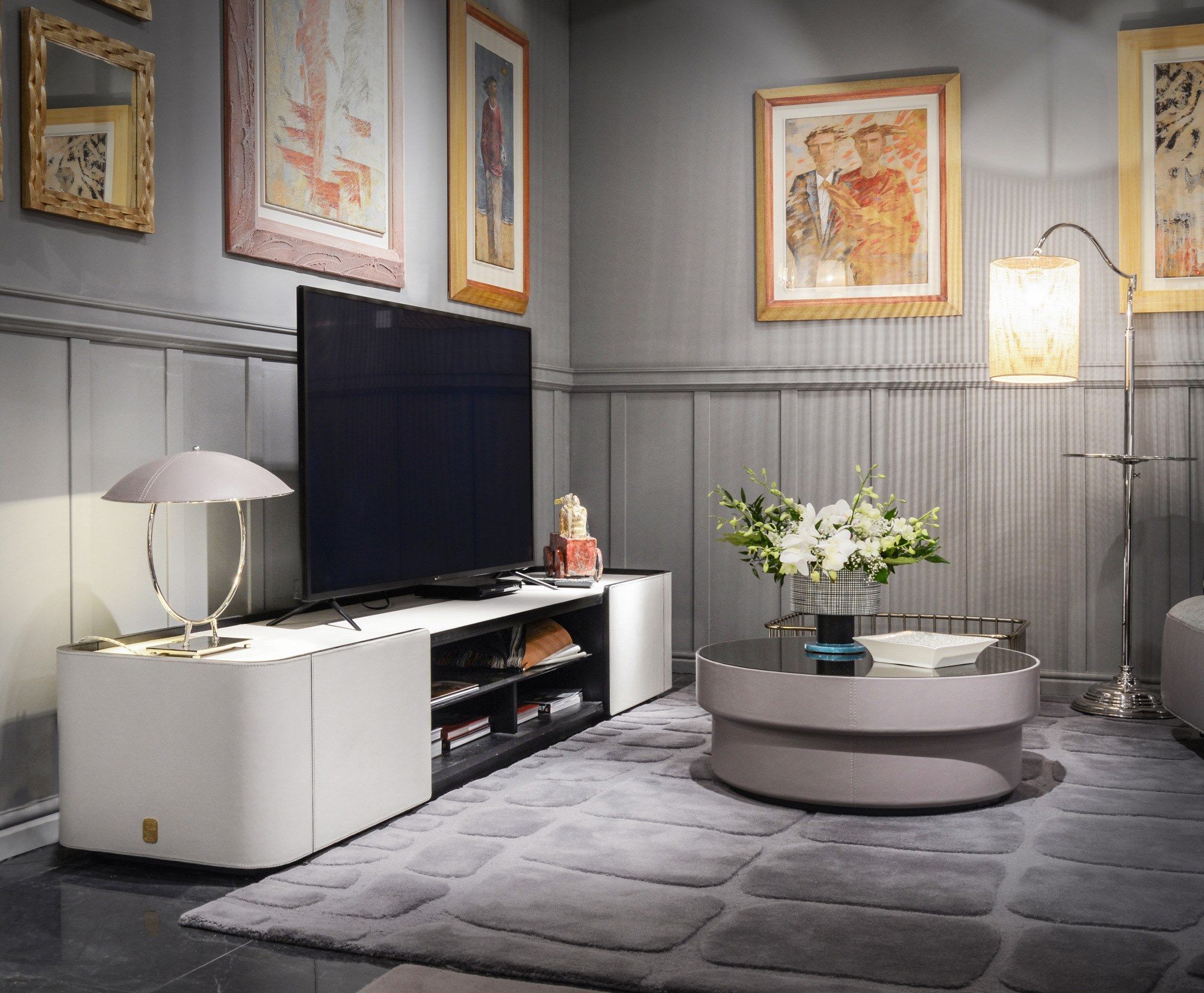 Кожаный шкаф для телевизора с распашными дверцами Formitalia Downtown ARCH-00047048 - Вид №3