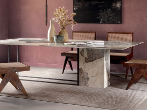 Прямоугольный стол из керамогранита
