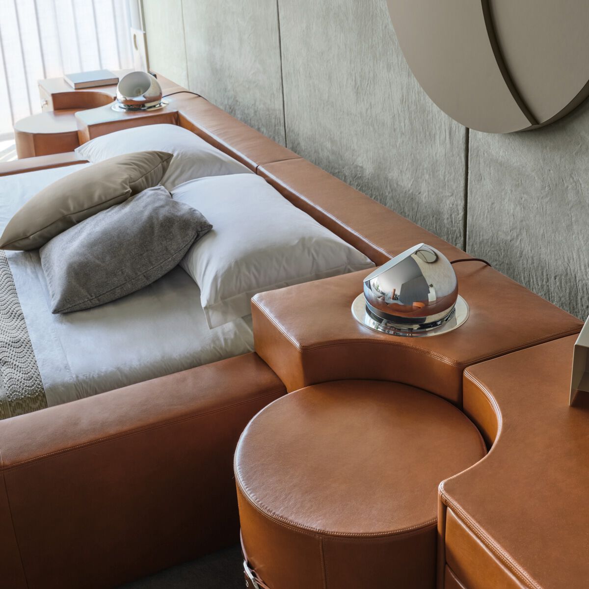 Кожаная двуспальная кровать со встроенными тумбочками i 4 Mariani Tukroma ARCH-00086455 - Вид №6