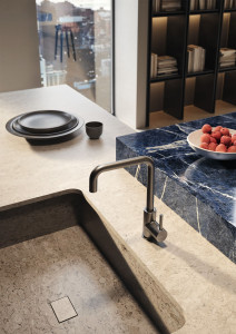 Смеситель для кухни с одним отверстием и поворотным изливом