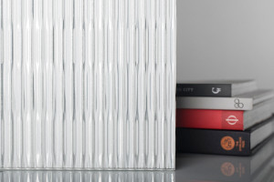 FSRT526 Профиль Castglass выравнивает стекло в дизайне Corduroy + Switchbacks (вертикальное) Forms-surfaces