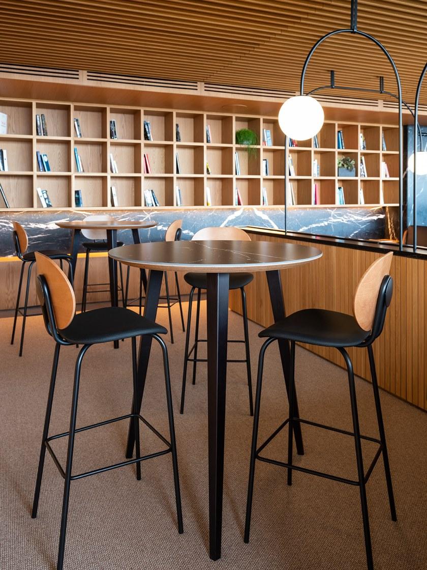 ONDARRETA Табурет из стали и дерева со встроенной подушкой с подставкой для ног Hari sun-id-1428362 - Вид №6