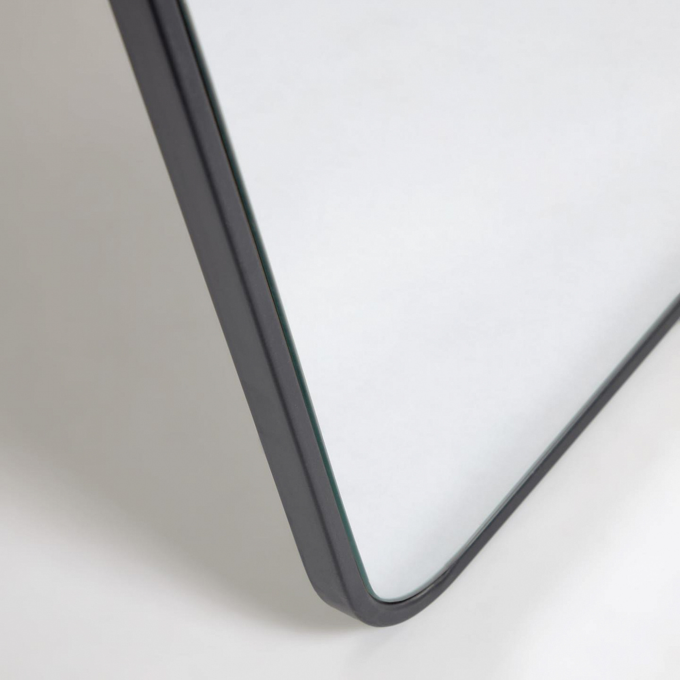 102143 Зеркало в полный рост из черного металла 63,5 x 165 см La Forma Nyah 