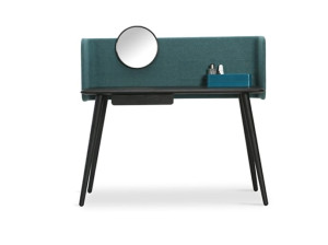 Письменный стол / туалетный столик