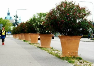 Nola Industrier Кашпо для общественных мест из железобетона Kalmar