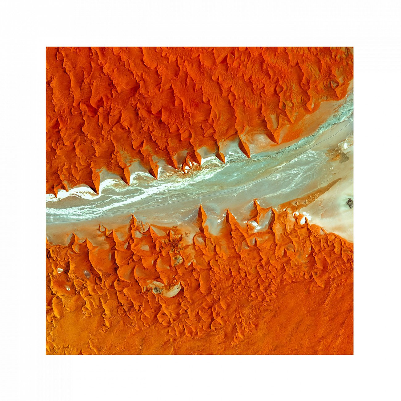 Картина 80х80 см Earth as the Art №7 "Аэрокосмическая фотосъемка поверхности Земли" КАРТИНЫ В КВАРТИРУ  00-3894673 Оранжевый  - Вид №4