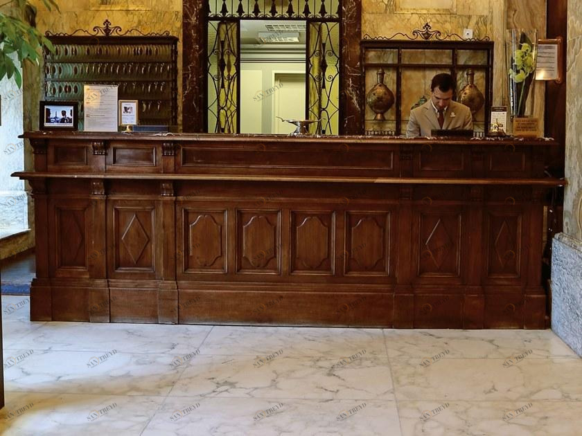 Arnaboldi Interiors Стойка администратора из дерева sun-id-1420858