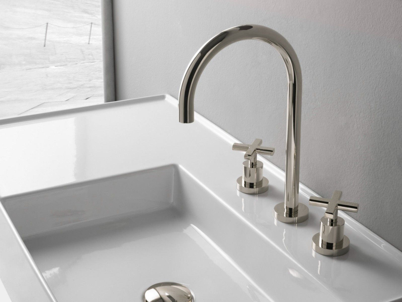 Латунный смеситель для раковины с 3 отверстиями Rubinetterie Treemme ARCH-00026451