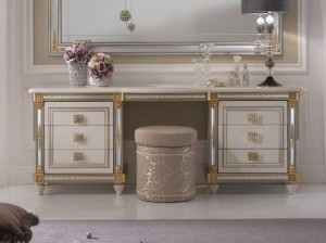 Шкаф для туалетных принадлежностей в стиле модерн