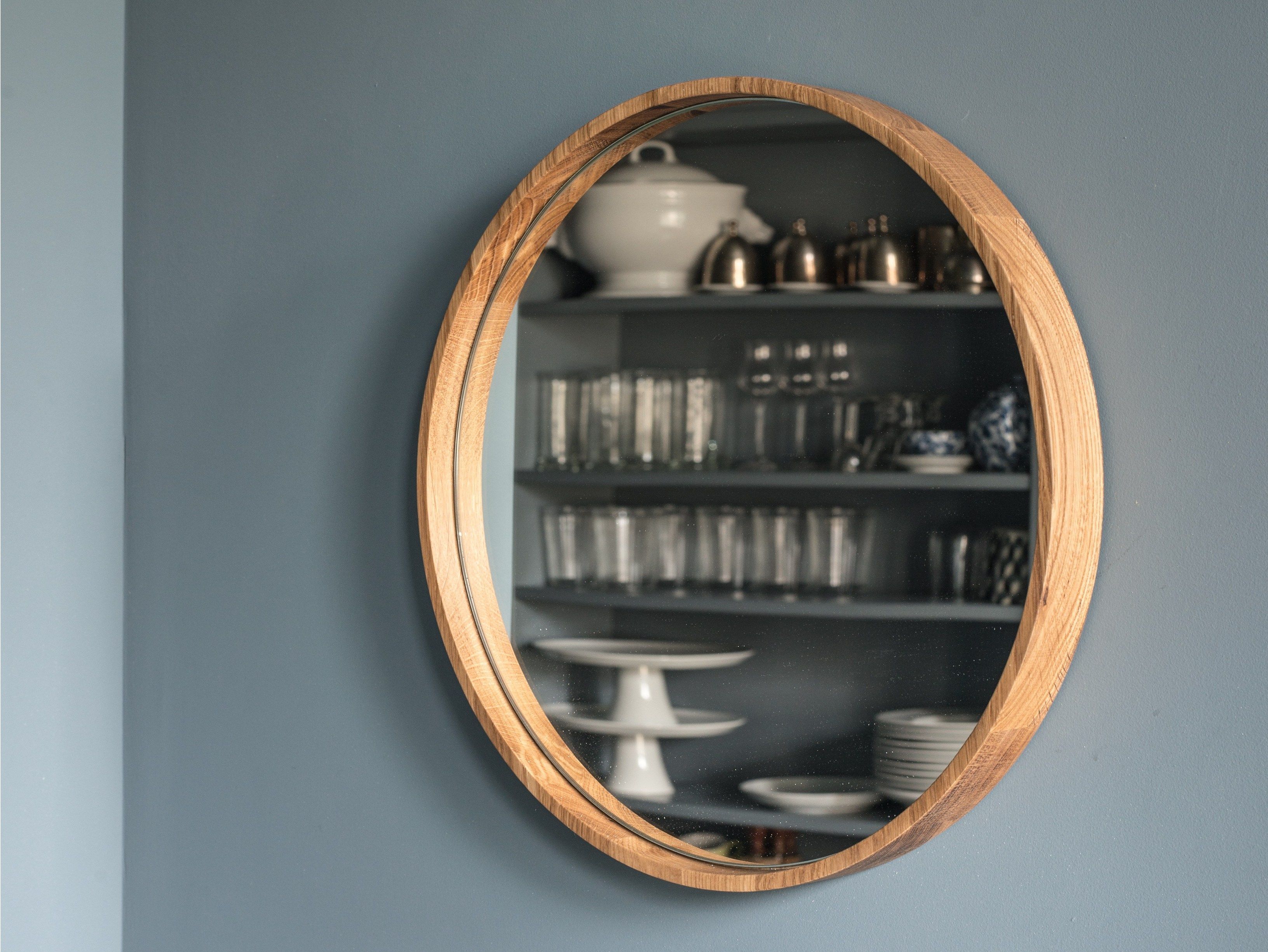 Круглое деревянное зеркало с рамкой In Stock ST FURNITURE ARCH-00065298 - Вид №3