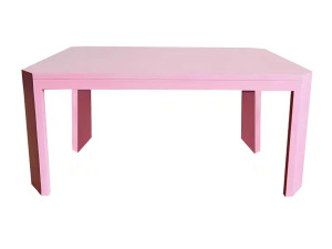 Деревянный обеденный стол