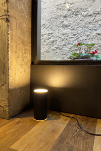 Металлическая настольная лампа / торшер