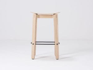 Дубовый барный стул с подставкой для ног