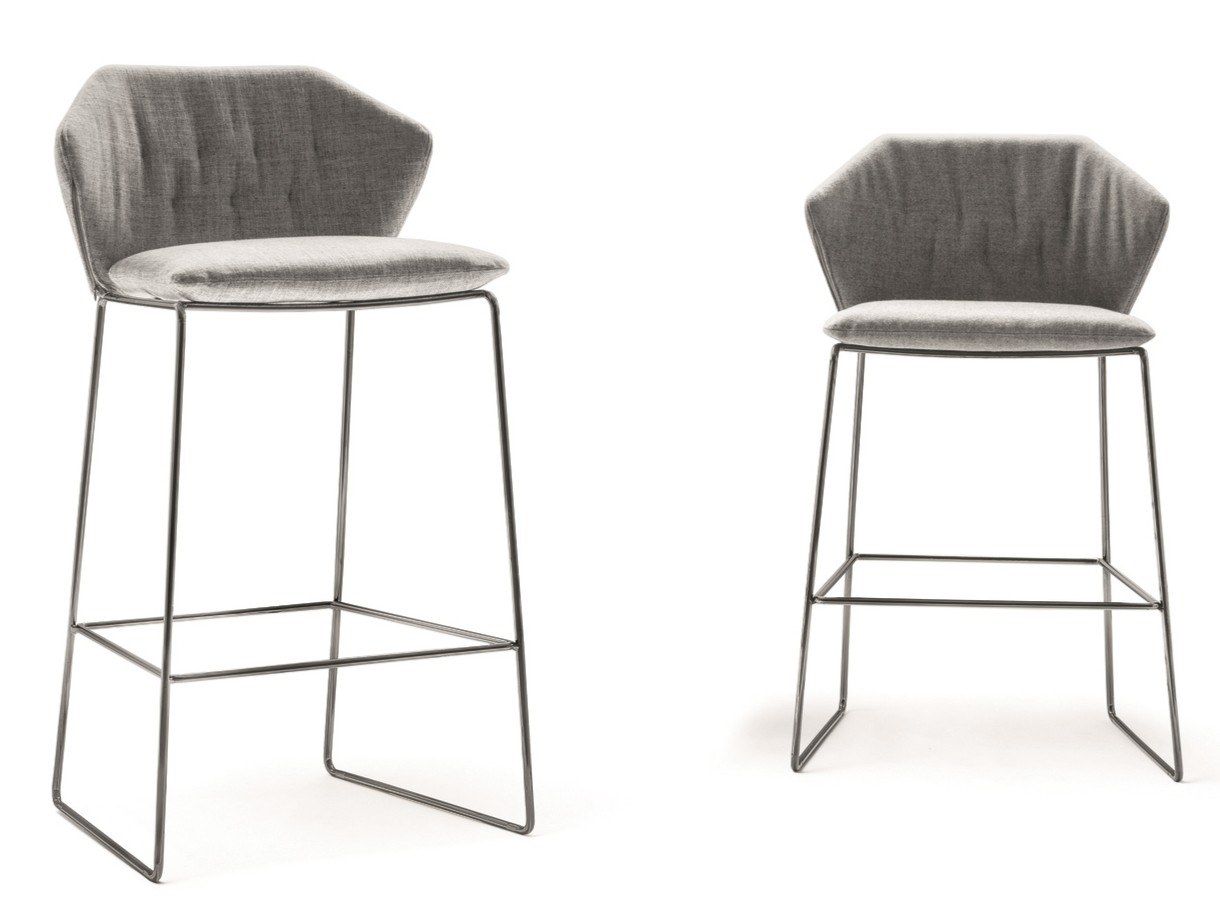 Тканевый табурет с подставкой для ног Saba Italia Нью-Йорк ARCH-00143589