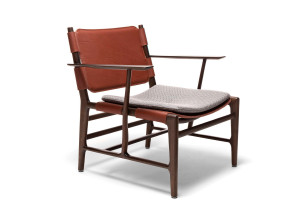 Садовое кресло из красного дерева и кожи