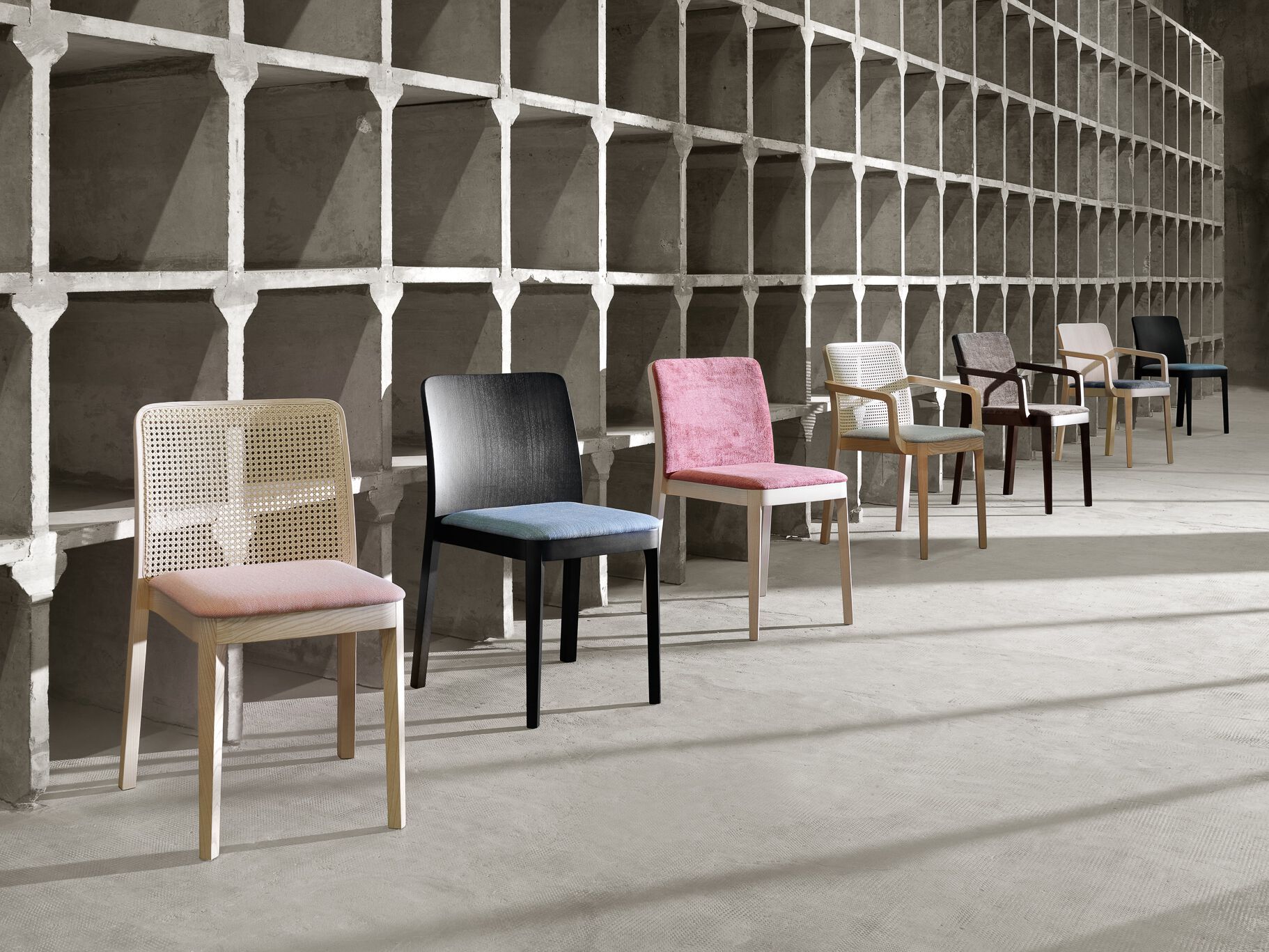 Стул из ясеня с мягким сиденьем Very Wood ARCH-00004946