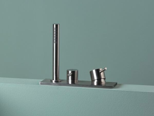 Смеситель для ванны с 3 отверстиями из нержавеющей стали с ручным душем BEAMTECH Level ARCH-00137644