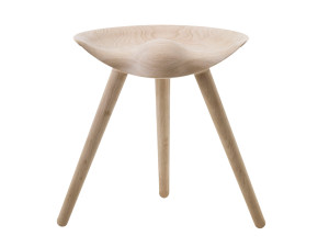 Деревянный низкий стул