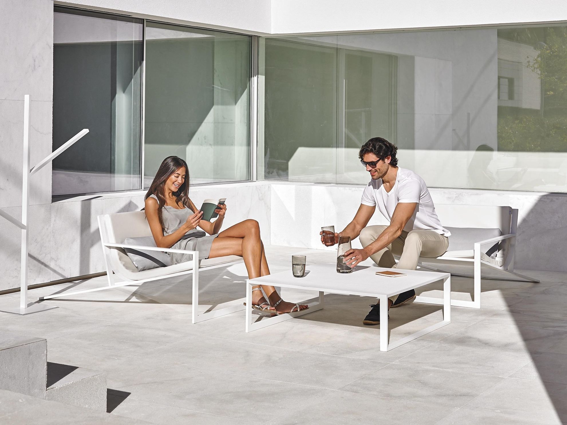 Термолаккированный алюминиевый квадратный журнальный столик GANDIABLASCO Blau ARCH-00002349 - Вид №3