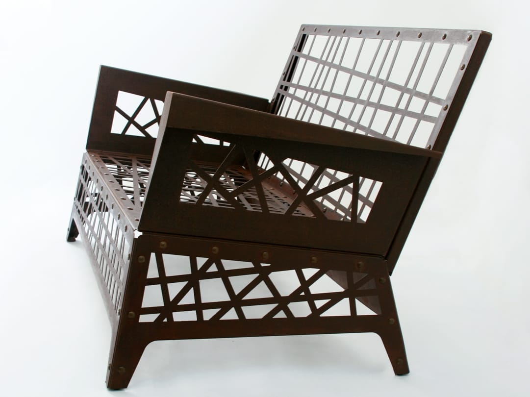 Стальная садовая скамейка Corten™ с подлокотниками TrackDesign Mikado ARCH-00141497