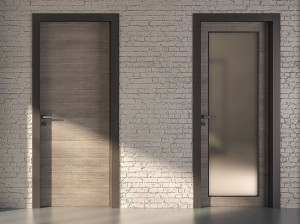 Распашная дверь из лиственницы