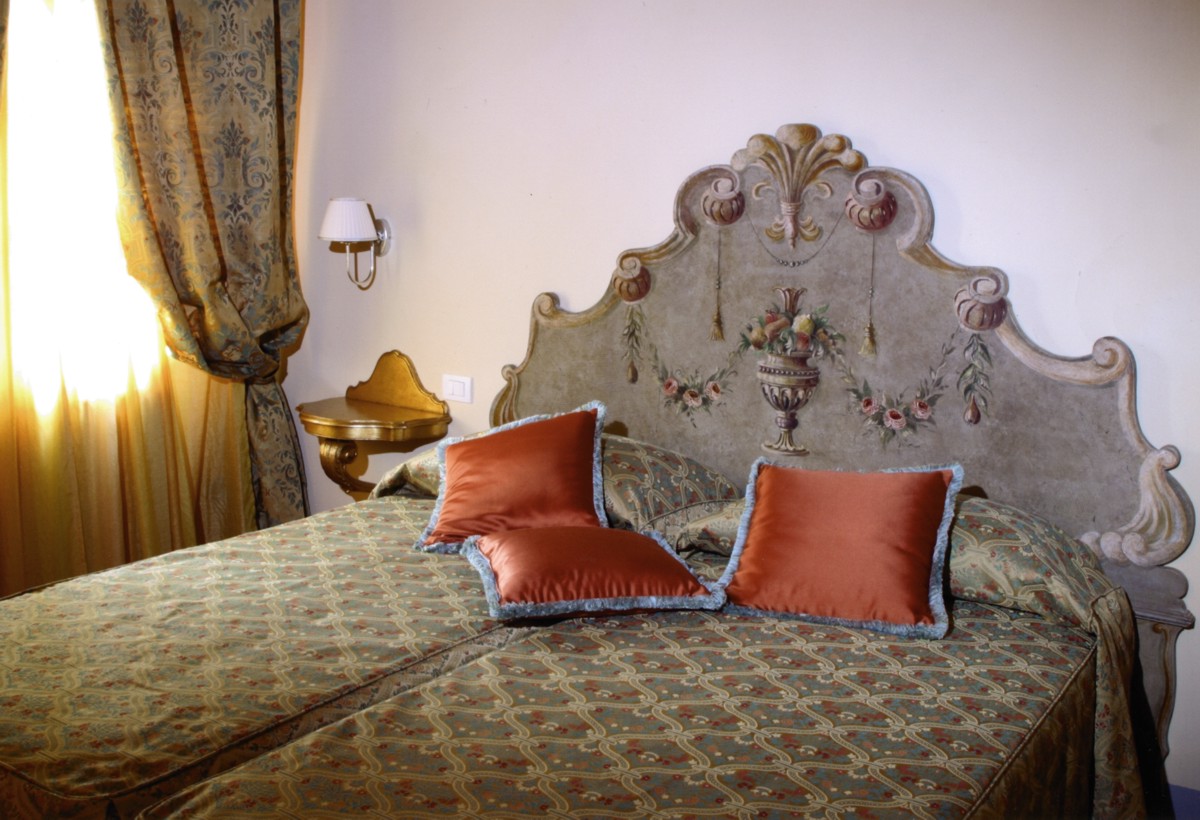 Testata letto decorata Bianchini&Capponi LETTI SU MISURA Bianchini Capponi sun-id-3058944