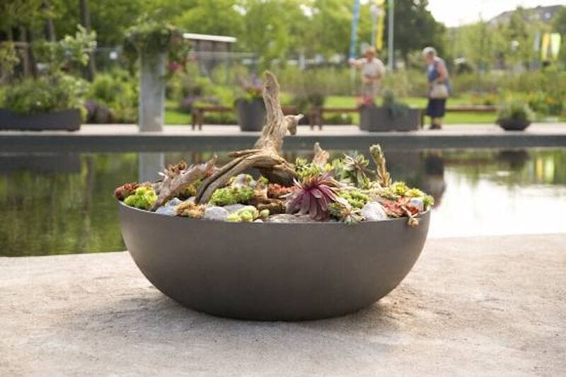 Бетонный низкий плантатор для общественных мест SWISSPEARL Softline ARCH-00034446