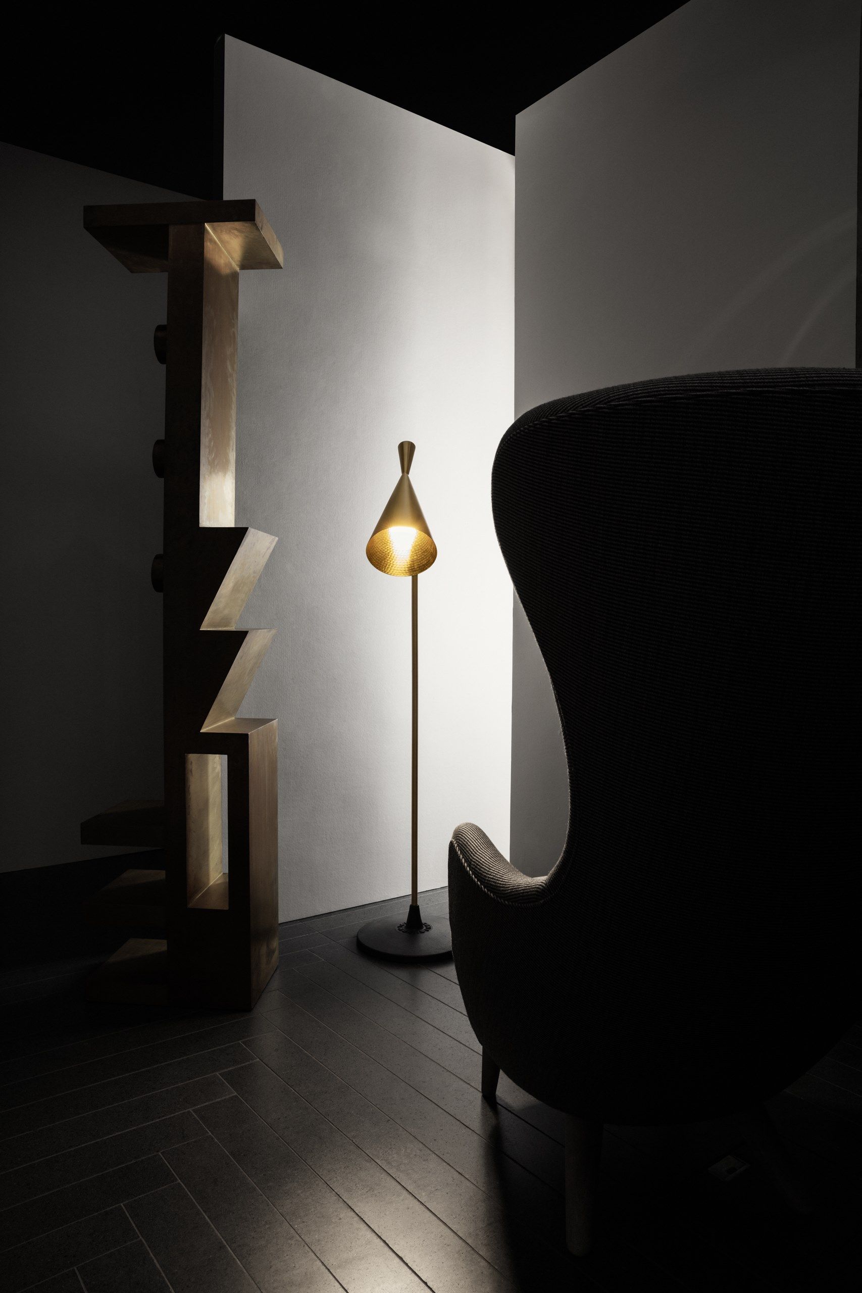 Тканевое кресло-шпагат Tom Dixon Wingback ARCH-00030040 - Вид №15