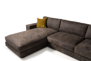 Кожаный диван с полуостровом