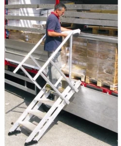 Frigerio Carpenterie Лестница для стройплощадки с регулируемой высотой и наклоном