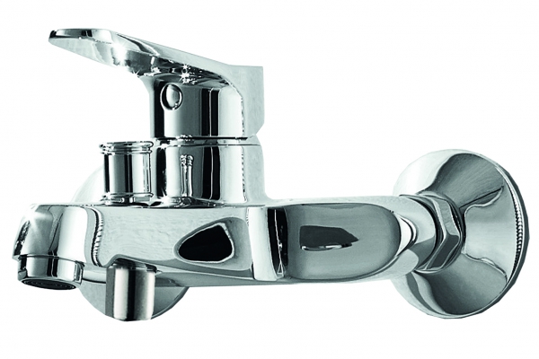 Смеситель для ванны с коротким изливом и аксессуарами ECO F6111147C-B bravat - Вид №1