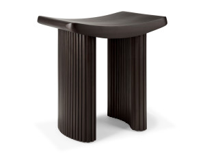 Стул из красного дерева