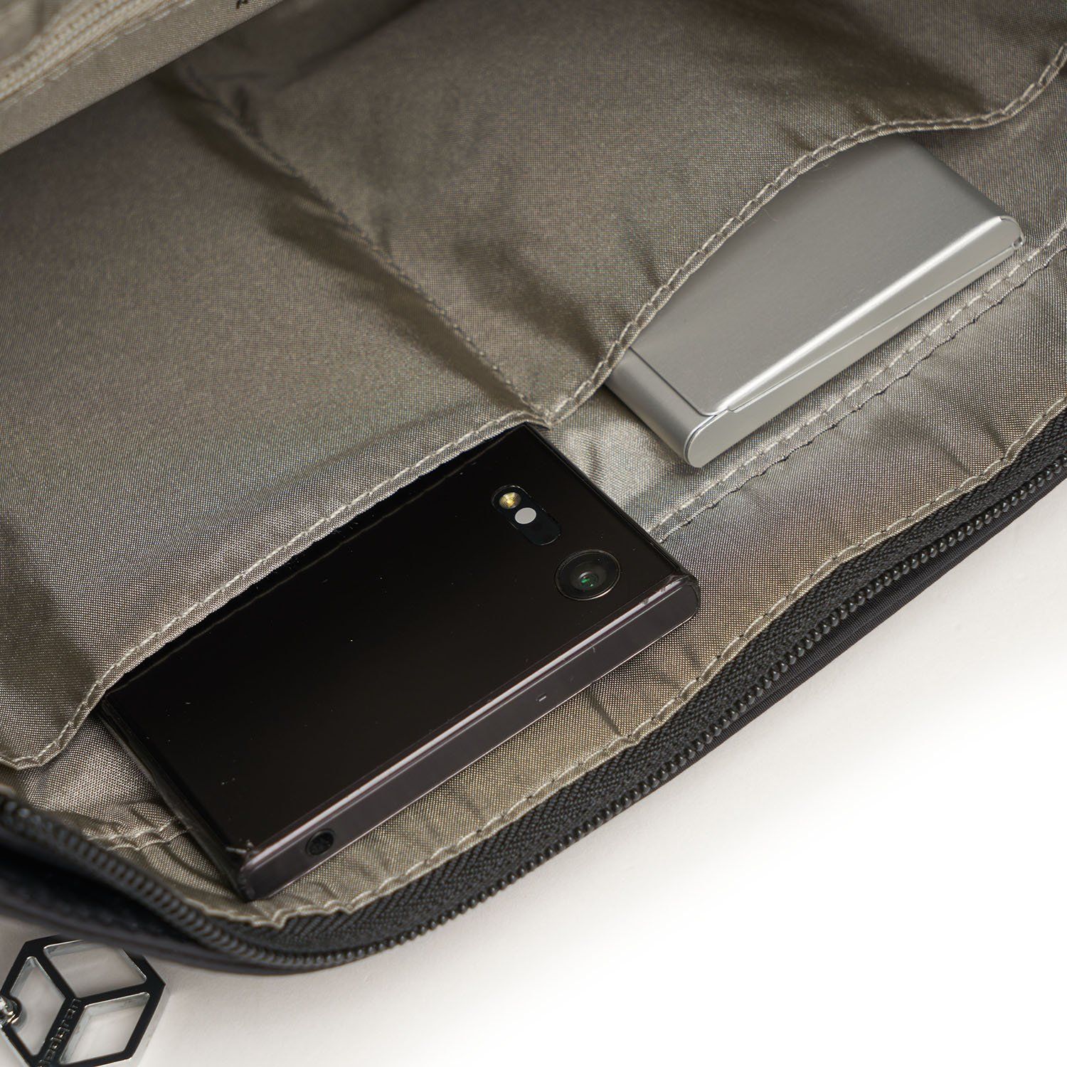 HIC413/812-01 Сумка HIC413 Charlie Crossover with Flap RFID Hedgren Inner City  - Вид №3